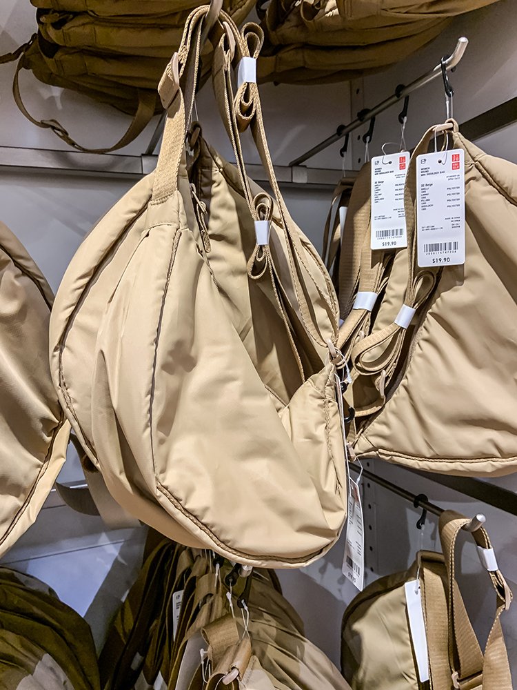 Review: Uniqlo Round Mini Shoulder Bag - Elle Blogs